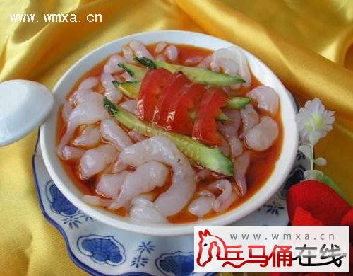 只是用生水兑汤汁,泡面鱼不合卫生要求,若换成用凉开水就比较理想了