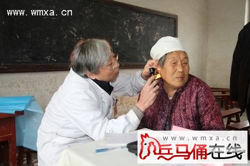 市人大机关偕市第四人民医院到临潼区开展送医