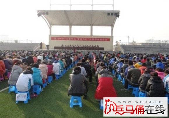 更精彩-陕西省六五普法讲师团走进阎良区西飞一中