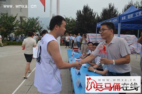 周至县集贤产业园第一届创业杯篮球友谊赛圆