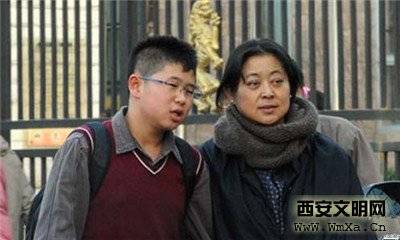 倪萍现任老公是谁 倪萍的儿子虎子什么病及近