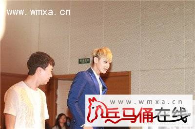 黄子韬解约是真的吗 黄子韬整容前后照片对比