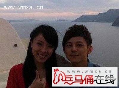 王菁婚纱照_何炅老婆王菁婚纱照(2)