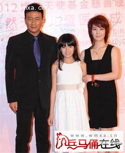 胡军个人资料简介 胡军的老婆及子女照片