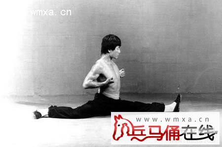 功夫巨星李小龙是怎么死的 李小龙的世界纪录