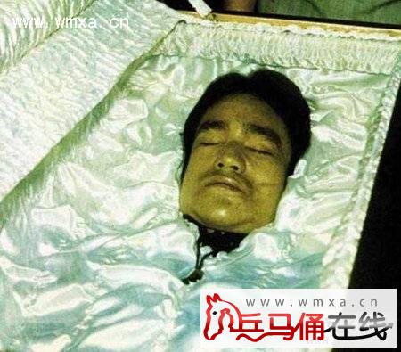 夫巨星李小龙是怎么死的 李小龙的世界纪录是