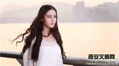 迪丽热巴个人资料简介 迪丽热巴整容前照片曝