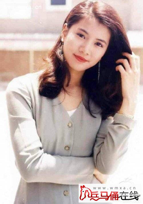 袁咏仪年轻时照片好漂亮 怒骂佘诗曼狐狸精风