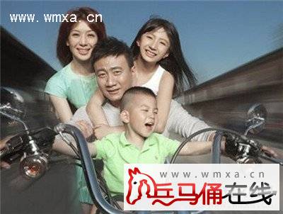 胡军个人资料简介 胡军的老婆卢芳婚纱照