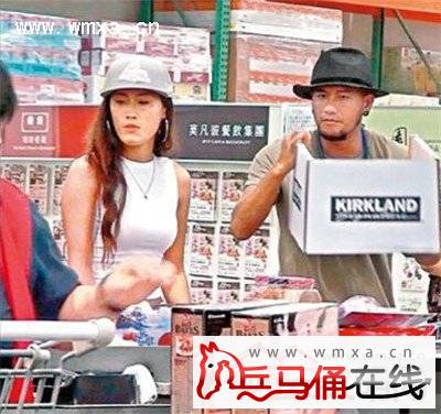 张震岳绯闻女友为什么自杀 张震岳现任女友是