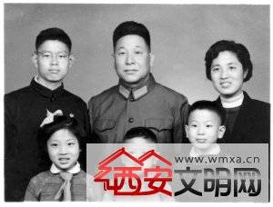 王思聪是温爷爷的外孙吗 王思聪家庭背景及个