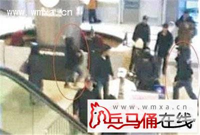 尼坤宋茜在日本接吻照片 尼坤暴打昌珉怎么回