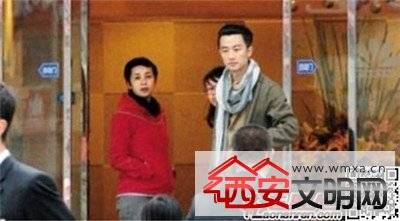 黄轩蒋雯丽车震是真的吗