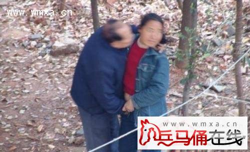 道德沦丧的皮肉生意 揭10元摸一次失足妇女的