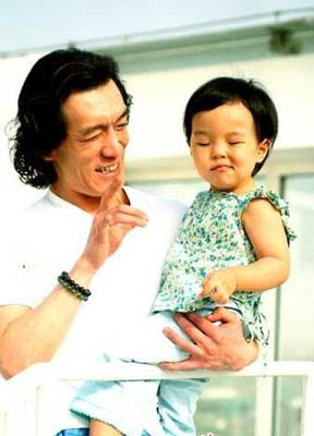 李咏老婆哈文个人资料简介 昔年李咏哈文恩爱