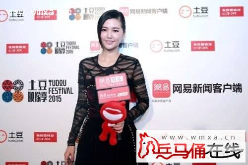 揭秘蒙面歌王野草是谁 表现惊艳确定是谭维维