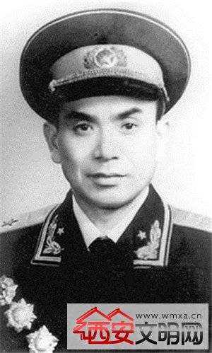 成都军区历任司令员及政委名单简介(6)