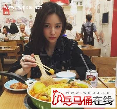 王思聪女友淘宝店名叫什么 朱宸慧网店及家庭