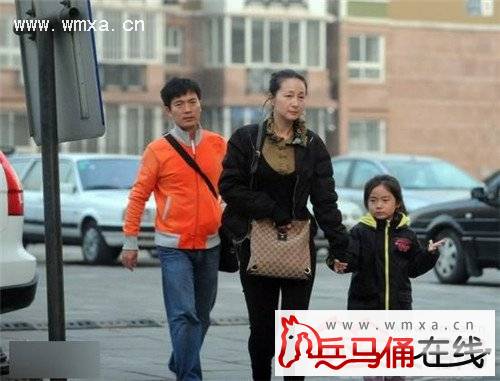 黄健翔结过几次婚现任老婆是谁 前妻孙颖现任