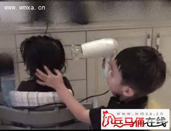 孙俪晒等等为妹妹小花吹发照