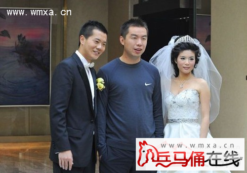 足球运动员黄博文为什么被骂 黄博文妻子李甜