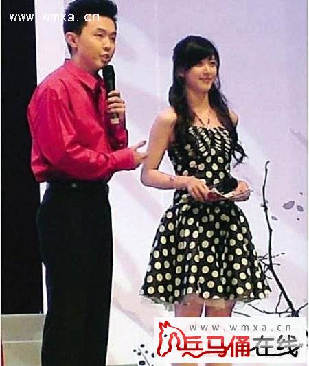 茶妹四任前男友曝光 揭秘刘强东前妻龚小京家