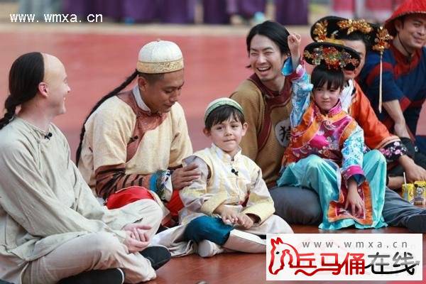 《爸爸去哪儿第三季》横店上演清宫剧 宁静吴