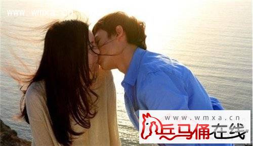 朴灿烈亲吻郑秀晶是真的吗 韩国头条为什么是