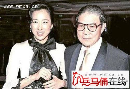 罗康瑞前妻何晶洁和儿子照片 罗康瑞为何深爱