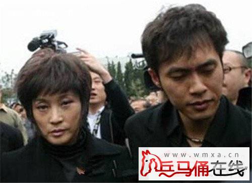 刘晓庆整容前后照片曝光 刘晓庆为什么坐牢内幕揭秘(2)_西安文明网