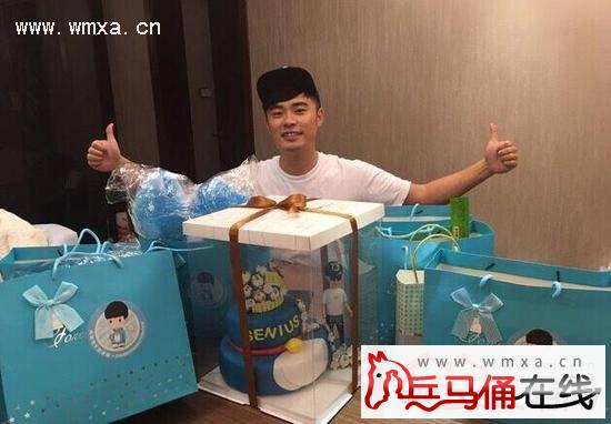 陈赫30岁生日晒蛋糕和礼物曾被曝妻子孕期出