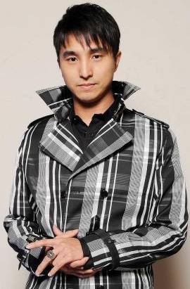 暖男王少伟深夜幽会两妙龄女子 5566成员王少