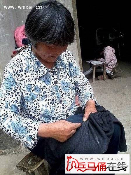 父爱如山!儿子酒醉老父感慨:爸已经背不动你了