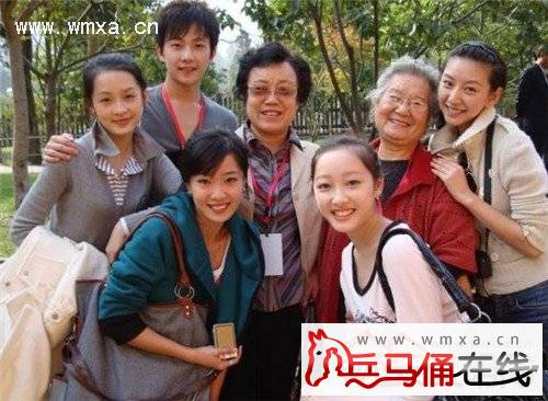 李沁加盟《我们相爱吧》疑与金世佳分手 李沁