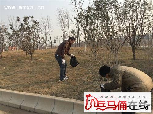 北田社区开展春节前在职党员进社区打扫环境卫