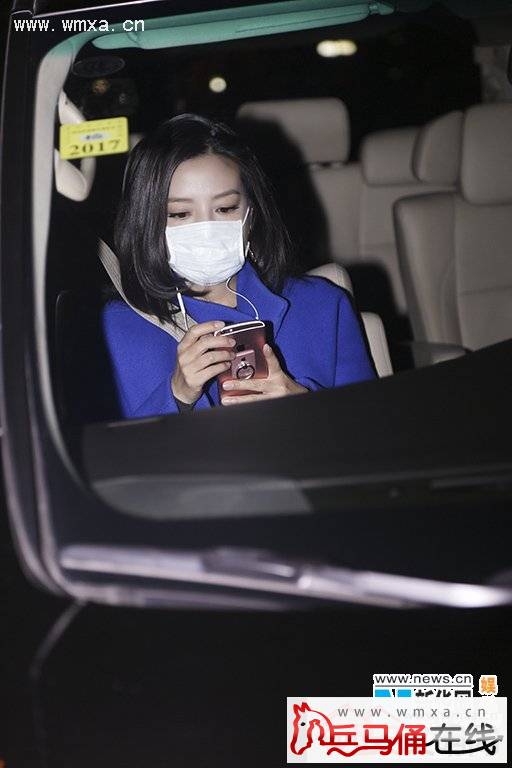 赵薇回归春晚独唱《六尺巷》 16年来三登春晚