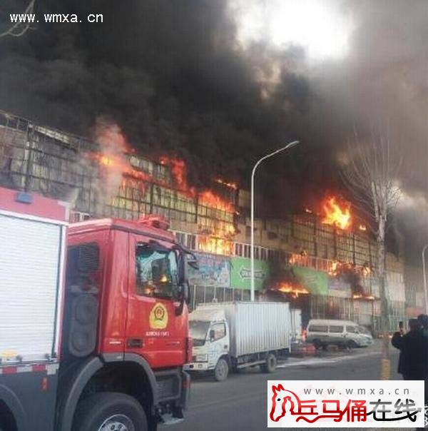 网曝济南批发市场大火 最新消息:火势已得到控