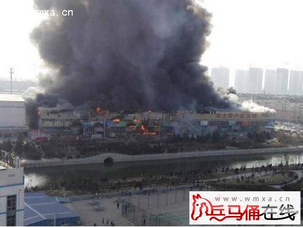 网曝济南批发市场大火 最新消息:火势已得到控