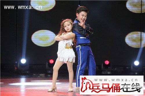 天天向上揭秘最美腰臀怎么练 黄致列化身健身