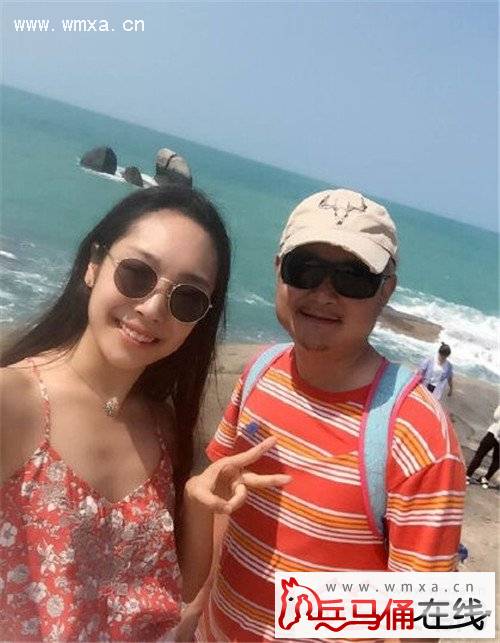 欧阳奋强漂亮女儿欧阳雯鑫出镜 妻子康丽照片曝光