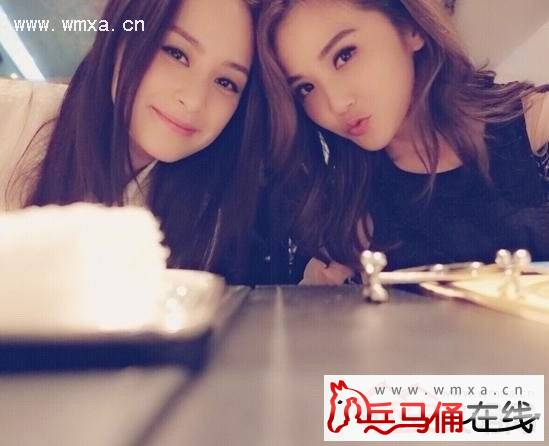  Twins合体自拍 甜蜜指数爆表 曾多次传出解散单