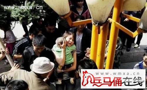 深圳一男童触路灯杆身亡 家属与养护公司达成