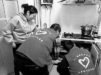 云梦堤社区:践行雷锋精神 弘扬文明风尚